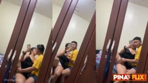 Kinalikot ni Kevin sa Harap ng Salamin